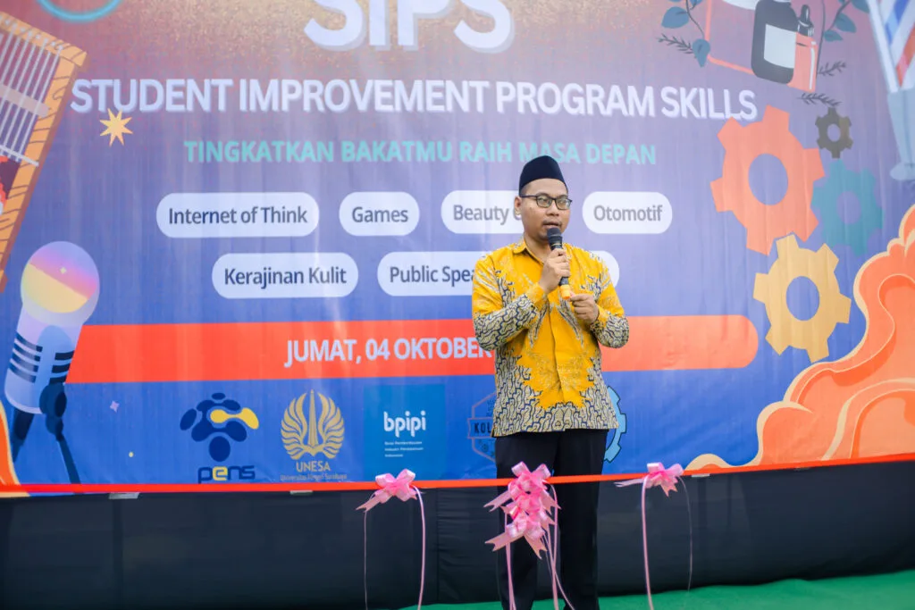 BERBEDA DENGAN EKSTRAKURIKULER, SMA PROGRESIF BUMI SHALAWAT MEMBUAT PROGRAM BARU DENGAN MENYESUAIKAN TANTANGAN ZAMAN. PENASARAN? SIMAK BAGAIMANA PROGRAMNYA!