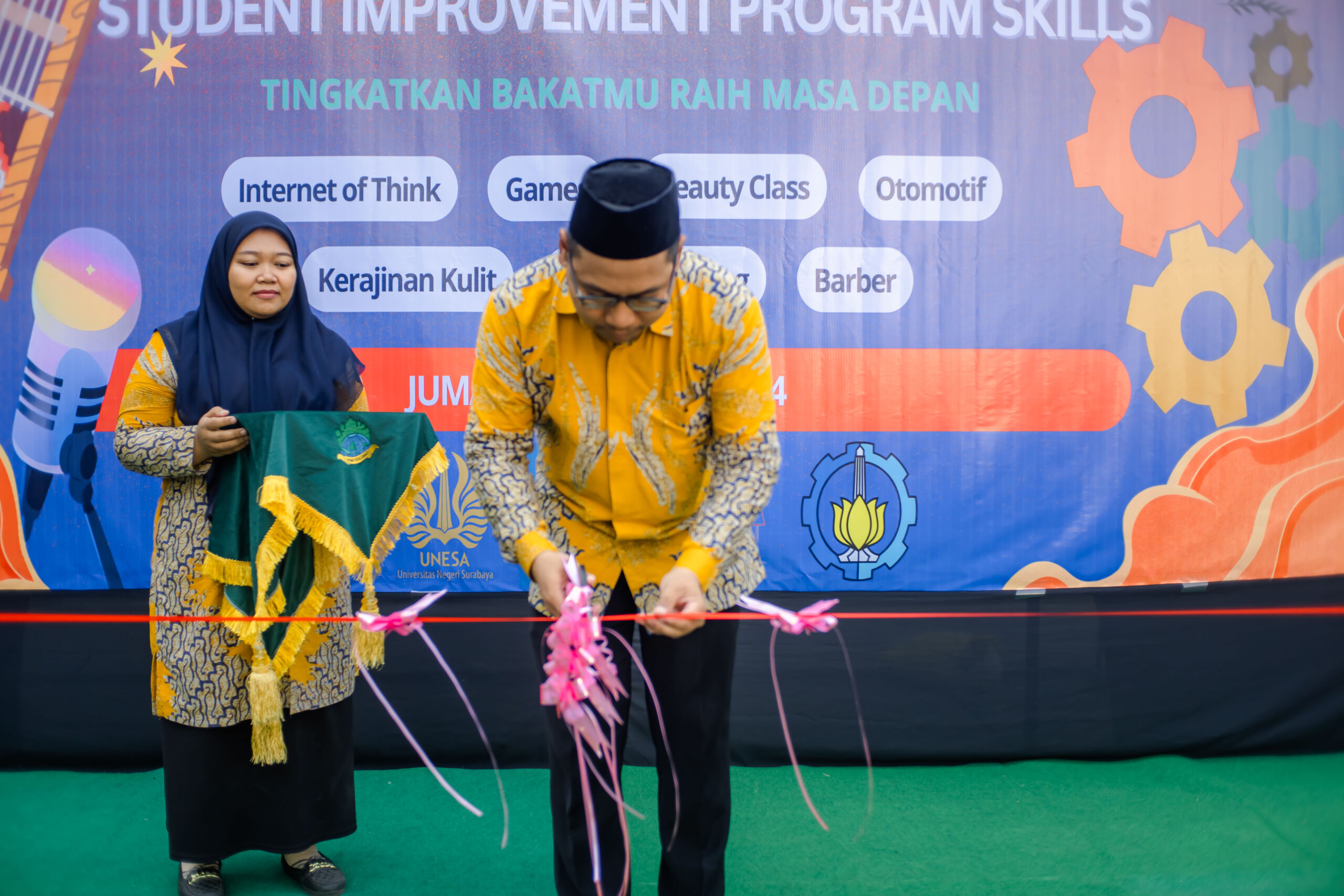 Kepala Sekolah SMA Progresif Bumi Shalawat saat membuka program SIPS 